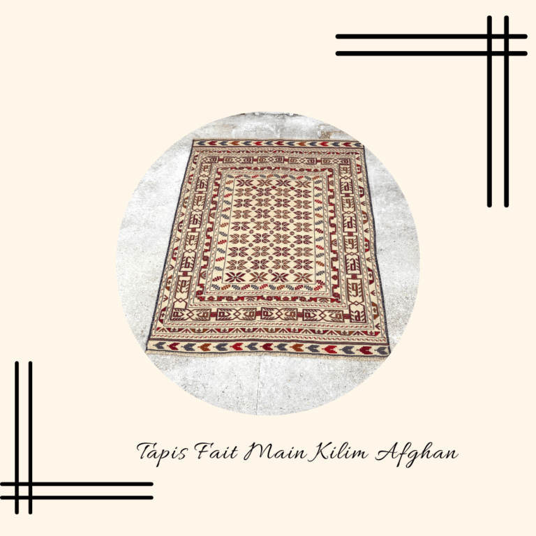 Tapis Fait Main Kazak à fond beige et bordure de flèches pour la marque Interior'n co